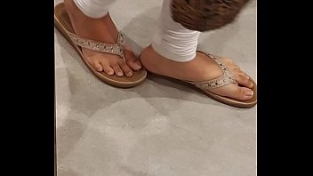Nikmati Keindahan Kaki Wanita India