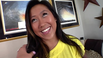 Gadis Asia Nakal – Aksi Amatir Yang Hot