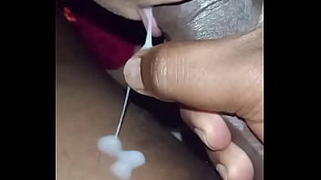 Remaja India Menelan Air Mani