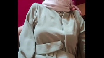 Saudara Tiri Berhijab Digituin Pas Lebaran