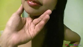 Gadis Muda Bertemu Bule