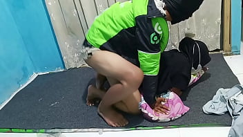 Judul Alternatif: Iseng Pesen Gojek Ajak Ml Di Rumah