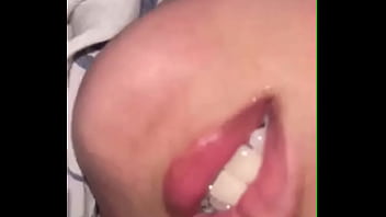 Tante Indonesia Minta Dipijitin Karena Badannya Pegal