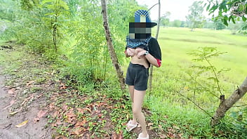 Gadis Thailand Jalan-jalan Pamer Kemaluan Di Pinggir Jalan, Suaranya Jelas Banget