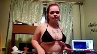 Wanita Rusia Bertubuh Berisi Digoyang Dengan Penuh Gairah