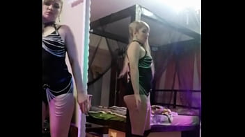 Perempuan Yang Berangkat Kerja